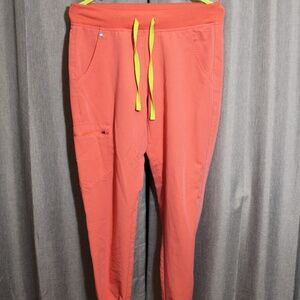 Figs peach scrub joggers size small